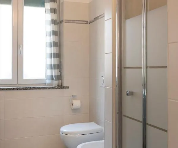 Mihaela 2 아파트 *